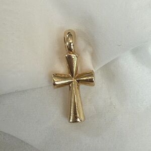 14K yellow gold St. Teresa cross pendant